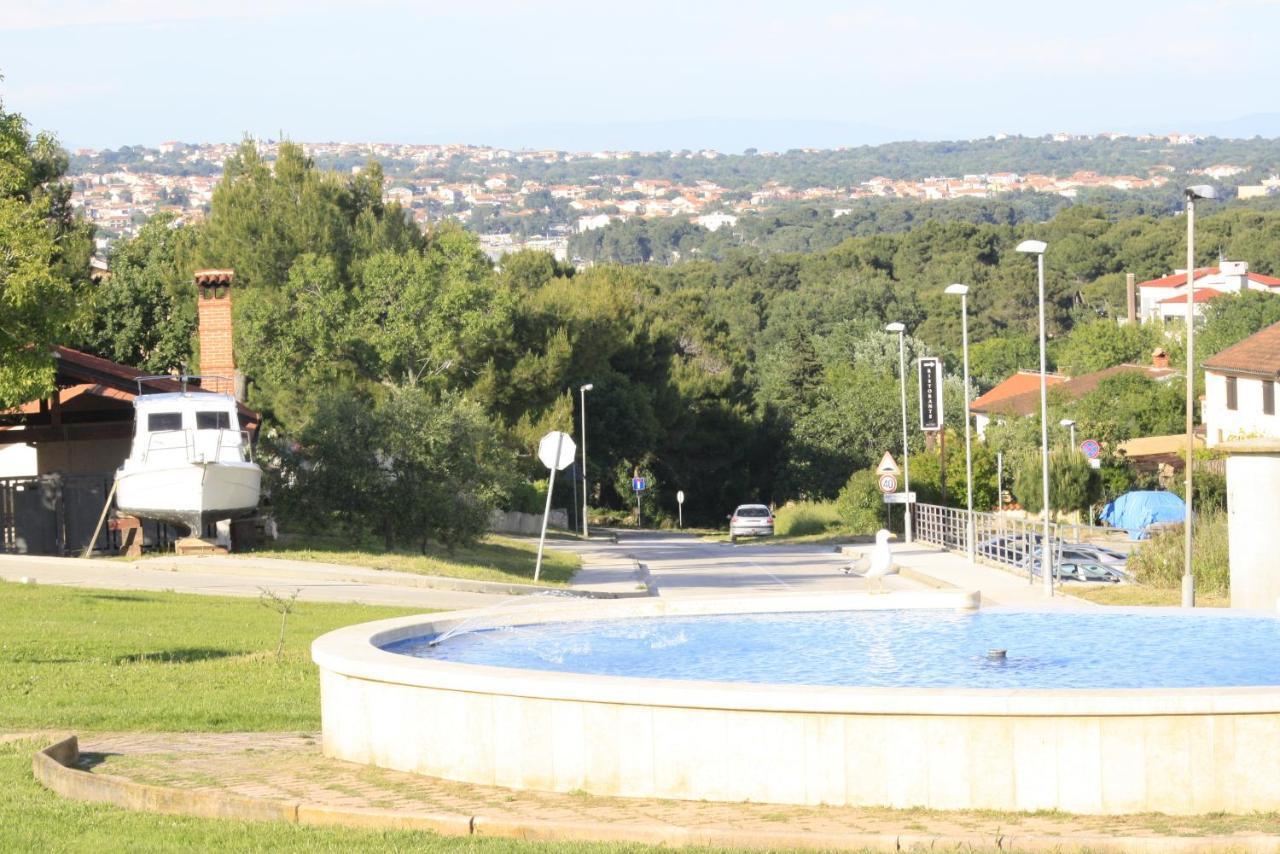 Holiday Home Radmila Premantura Kültér fotó